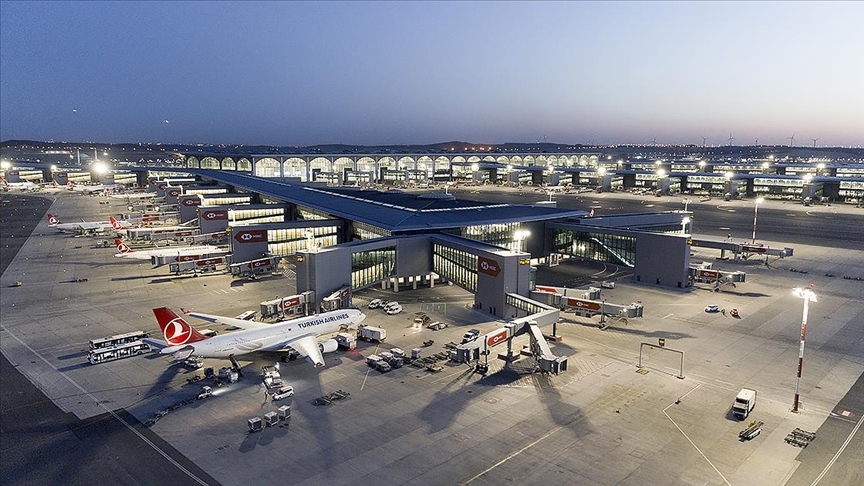 İstanbul, Airport